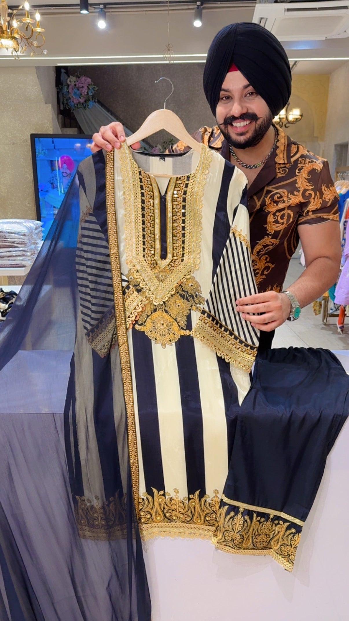 Cream & Black Muslin silk Heavy Gotta Work Kashmiri Suit with Beautiful Chiffon Duppata