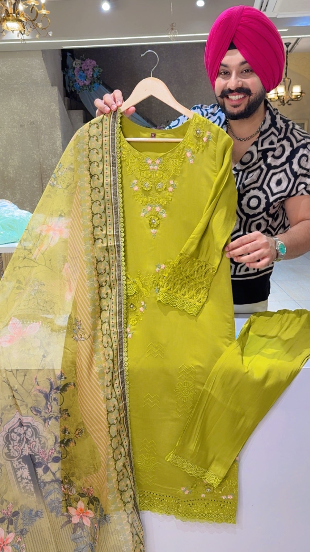 Mehendi Green Soft Silk Beautiful Embroidered Light Party Weat Suit