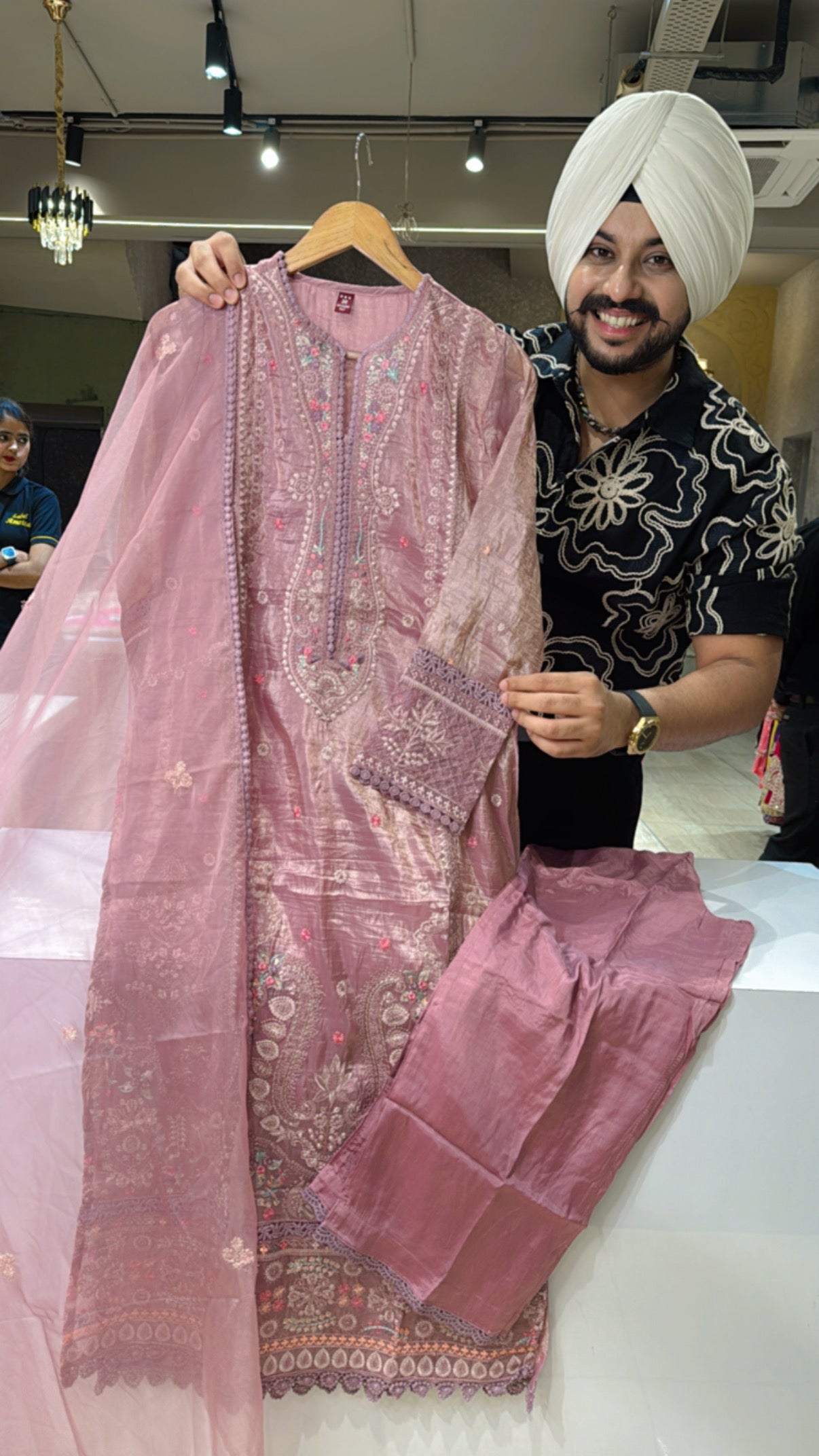 Onion Pink Crush Shimmer Organza Heavy Embroidered Kashmiri Suit with Beautiful Organza Duppata