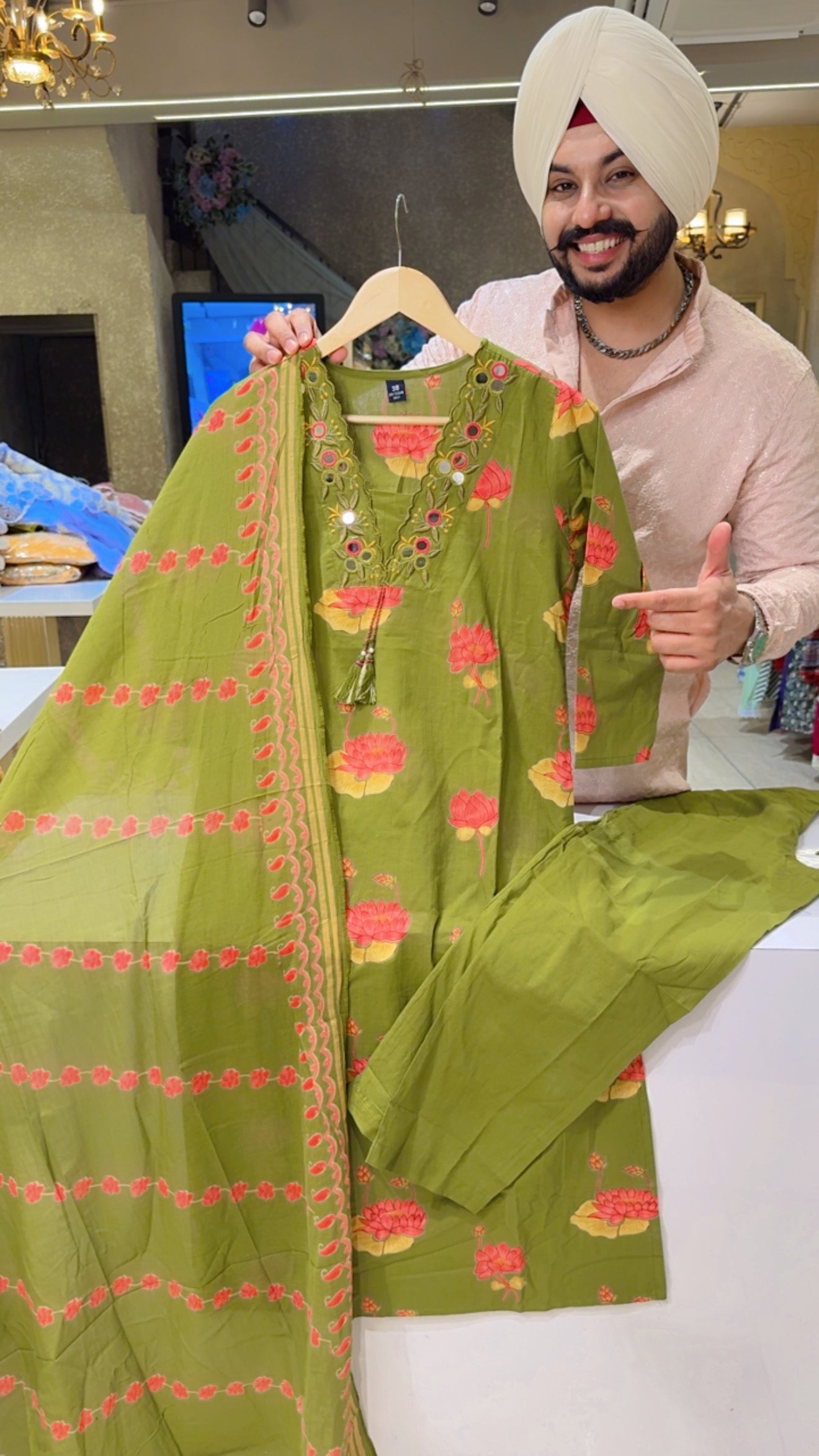 Green pure Cotton Floral Print Office wear suit with Beautiful Embroidery Work on neck